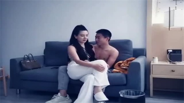 神似王祖贤的极品平面模特空降9总全国探花！表面清纯乖巧实则骨子里骚浪欲求不满